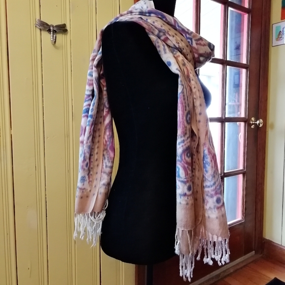 Lucky Unusual Boho Light Wool Fringe Wrap/Scarf - Picture 3 of 7